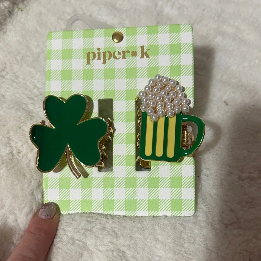 Piper K set of 2 st Patrick’s day clover and beer mug metal hair claw clips